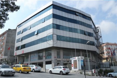 ARNAVUTKÖY'DE SATILIK TİCARİ BİNA